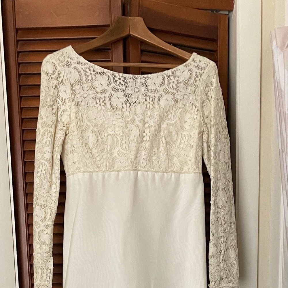 Elegant Vintage Cream Wedding Dress